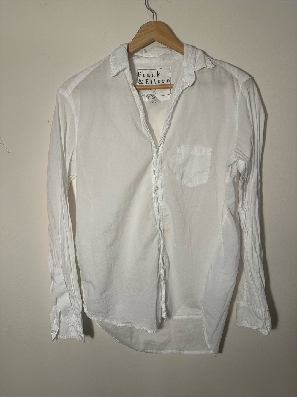 Frank & Eileen “Eileen” Linen Button-Down Shirt | X-Small | Excellent Condition